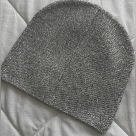 Silver Embellished Tuque - Picture 4 of 6